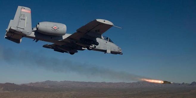 Flaş iddia: ABD uçakları Esad güçlerini vurdu Flaş iddia: ABD uçakları Esad güçlerini vurdu