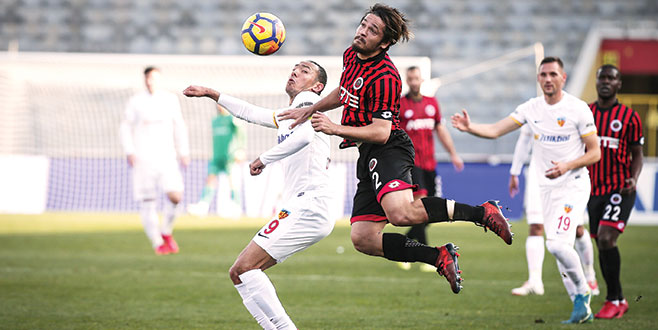 Ahmet Oğuz’u düşünür müsünüz?