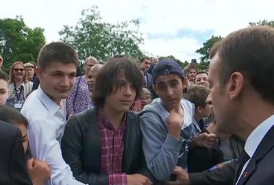 Macron’a ‘Ne haber Manu?’ dedi, fırçayı yedi