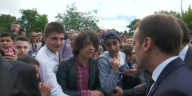 Macron’a ‘Ne haber Manu?’ dedi, fırçayı yedi Macron’a ‘Ne haber Manu?’ dedi, fırçayı yedi