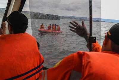 Alabora olan teknedeki 178 kişi kayboldu