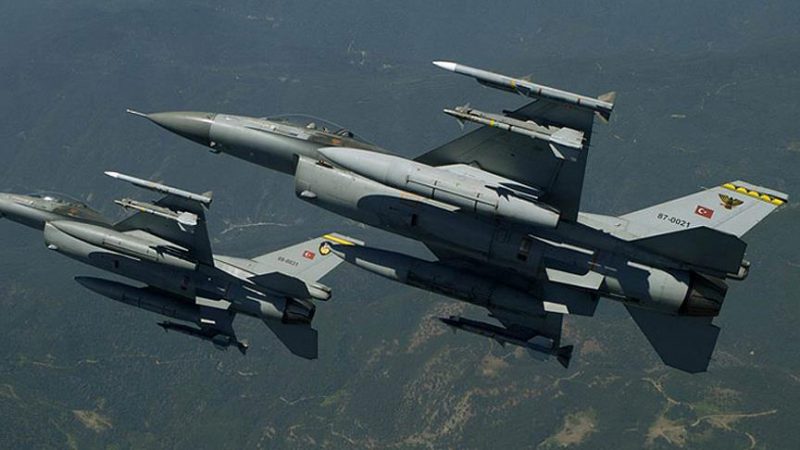Irak'ın kuzeyi Zap ile Hakkari sınır bölgelerine hava harekatı düzenlendi.