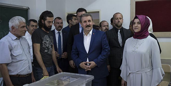 BBP Genel Başkanı Destici oyunu kullandı