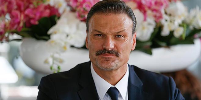 AK Parti’den vekil seçilen Alpay Özalan’ın acı günü AK Parti’den vekil seçilen Alpay Özalan’ın acı günü