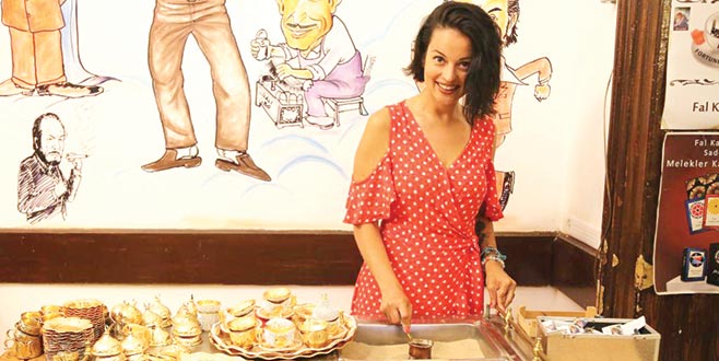 Kahve yapmasını bilmeyen evde kalır