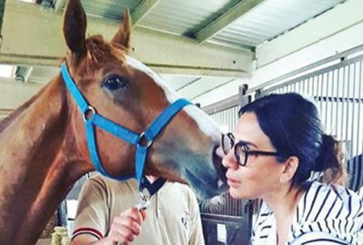 Bebeğini ziyaret etti