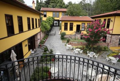 Bahçesindeki sümbüllerin adını taşıyan asırlık konak