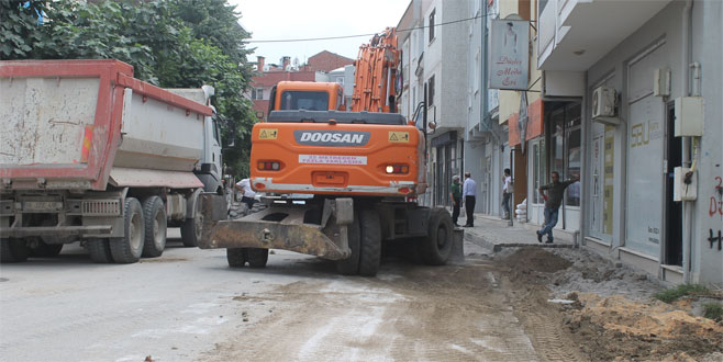Gürsu merkezinde üstyapı yenileniyor