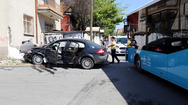Sivas'ta, içerisinde Yükseköğretim Kurumları Sınavı'nın (YKS) ikinci oturumuna girecek 2
