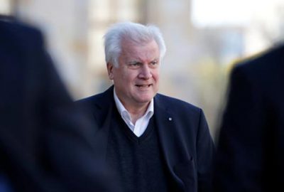 Almanya İçişleri Bakanı Horst Seehofer istifa etti