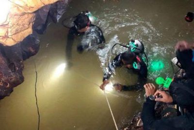 Mağarada kaybolan antrenör ve çocuklar bulundu