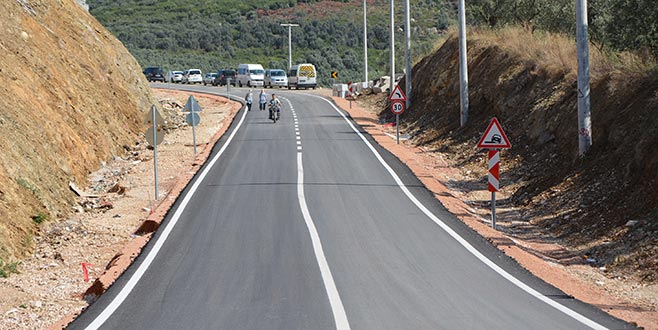 Hastane yollarında sıcak asfalt çalışması