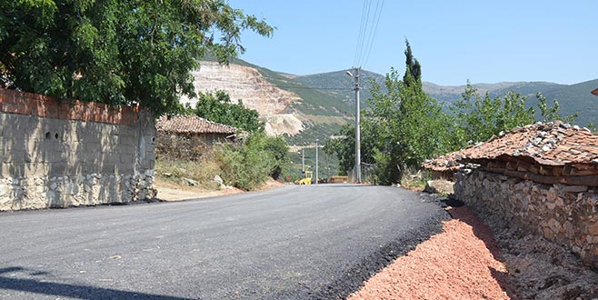 Gemlik’te asfaltlama sürüyor