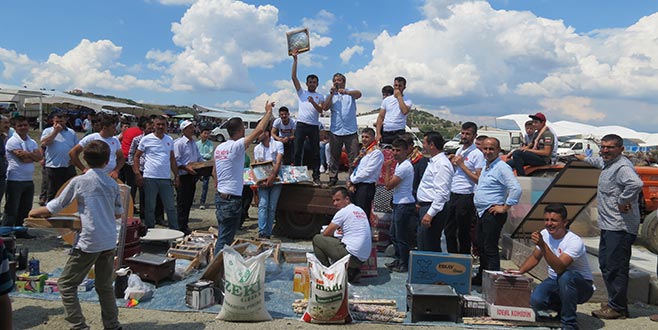 Fadıl’da kiraz festivali coşkusu