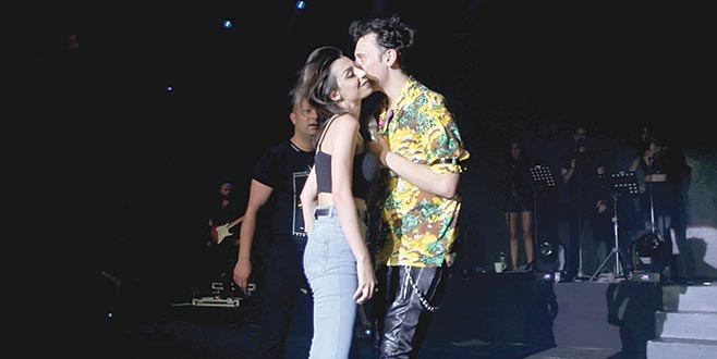 Hayranından Edis’e: Öpmeden bırakmam