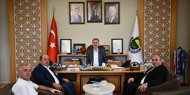 İnegöllü mobilyacıya Karadağ’dan davet