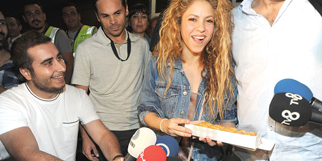 Shakira’ya baklavalı karşılama