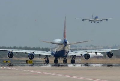 46 saniyede bir uçak inip kalktı