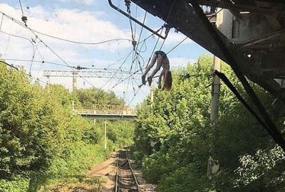 Sadece selfie çekmek istedi! Mucizevi kurtuluş