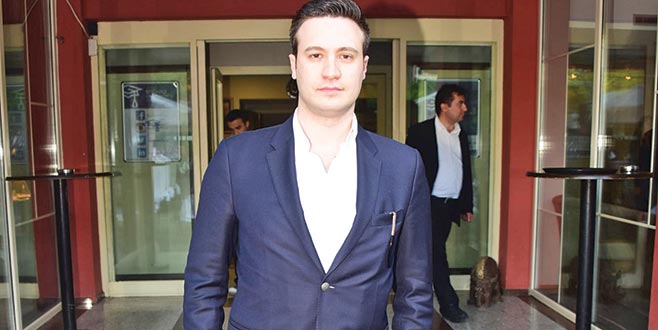 Herkes elini taşın altına koyacak