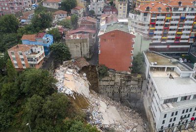 Beyoğlu’nda 7 bina mühürlendi