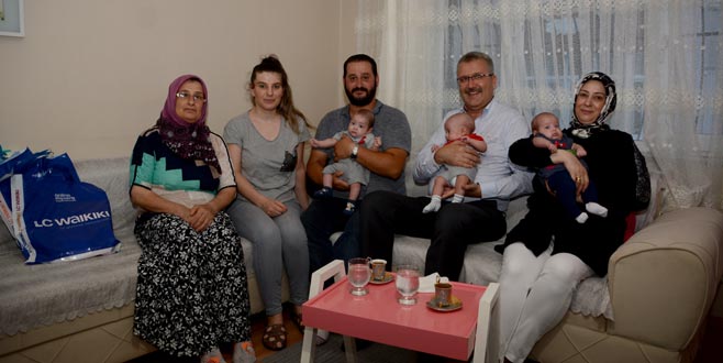 Özkan’dan üçüzlere ziyaret