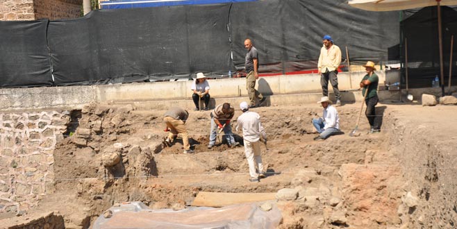 İznik çini fırınlarında kazılar yeniden başladı İznik çini fırınlarında kazılar yeniden başladı