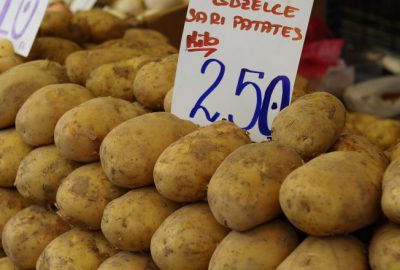 Fiyatlar düştü, pazarda yüzler gülüyor