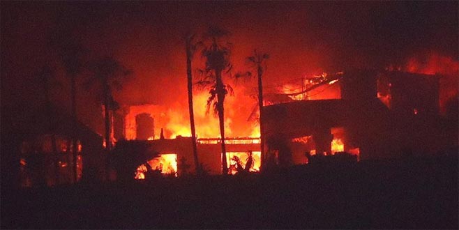 Dev yangın nedeniyle 14 bin kişi tahliye edilecek