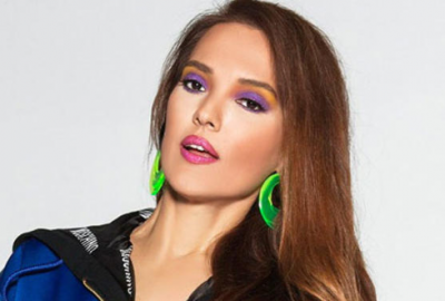 26 Yıl önceki fotoğrafını paylaştı! ‘Değişmeyen tek benim bide Hülya Avşar’