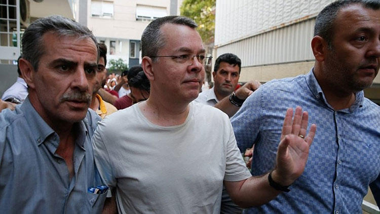 Rahip kriziyle gündeme geldiler… Kim bu Evanjelikler?