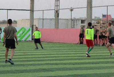 ABD askerleri YPG’lilerle halı saha maçına çıktı