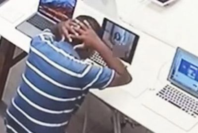 Mağazada +18 film izlerken yakalanınca…