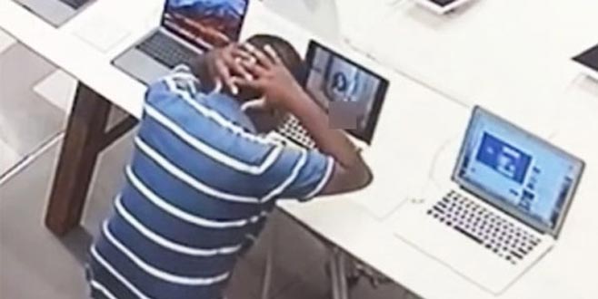 Mağazada +18 film izlerken yakalanınca…