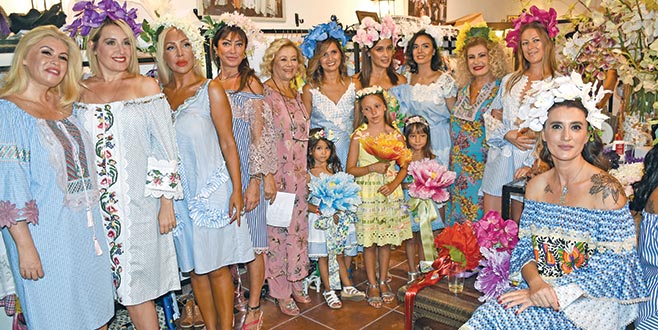 Kadınlar çiçek açtı