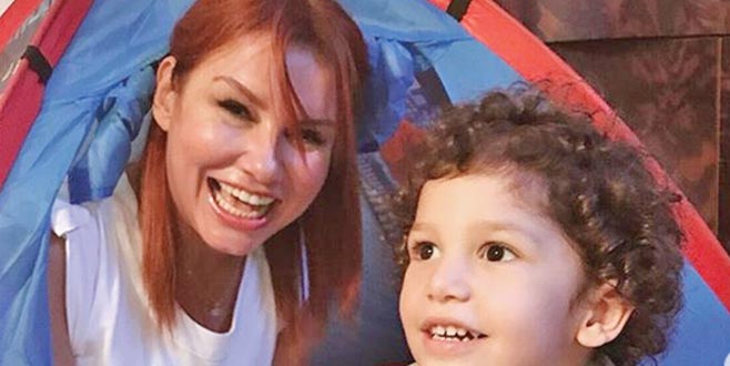 Yeğeniyle çocukluğuna döndü