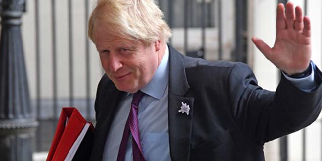 Boris Johnson’dan tepki çeken “peçe” yazısı Boris Johnson’dan tepki çeken “peçe” yazısı