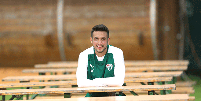 Bursaspor’la ipleri koparmıştı! Bakın nereye imza attı?