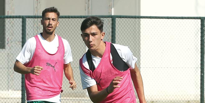 Akman ve Sarıkaya’ya milli davet Akman ve Sarıkaya’ya milli davet