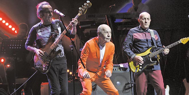 Açıkhavada MFÖ şov