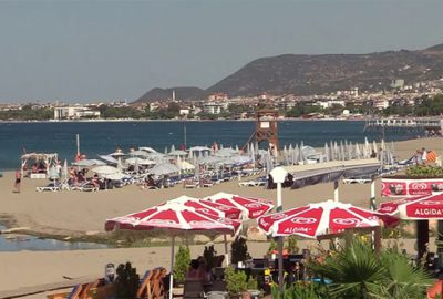 Tatilde çimende yatmamak için rezervasyon yaptırın