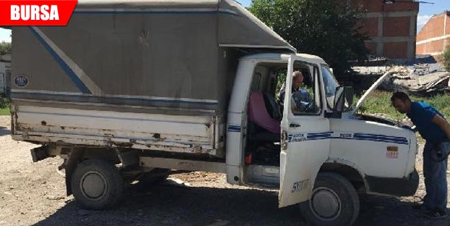 Kaza yapan kamyonet çalıntı çıktı