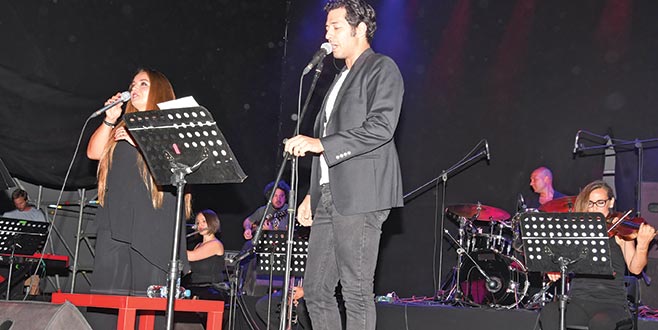 Mert Fırat’tan aşk şarkıları