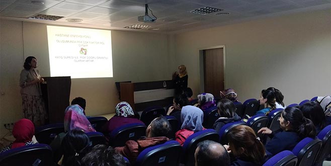 Sağlık personeline KKKA eğitimi