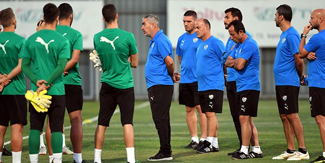 Bursaspor’da Ekong ve Kembo antrenmana katılmadı Bursaspor’da Ekong ve Kembo antrenmana katılmadı