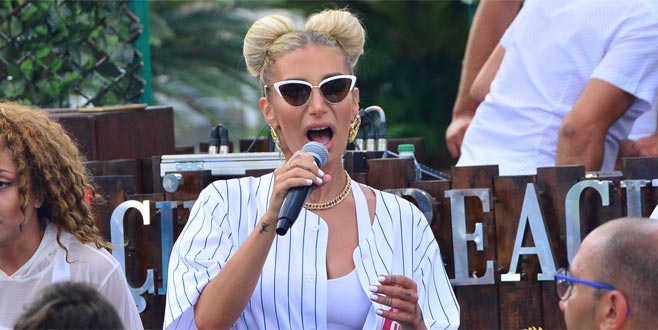 İrem Derici’nin ezan hassasiyeti alkış topladı