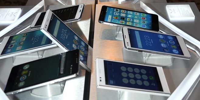Yerli cep telefonlarına ilgi arttı Yerli cep telefonlarına ilgi arttı