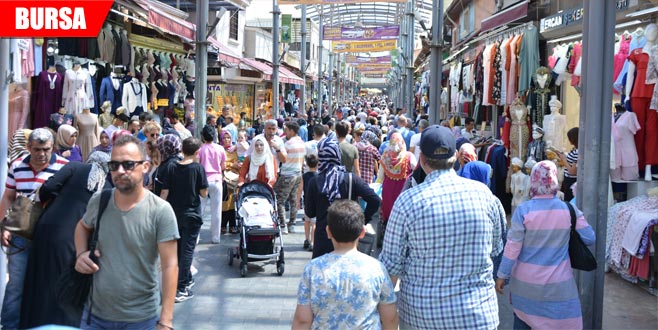 Çarşı-pazarda bayram hareketliliği