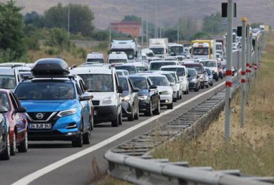 Türkiye bayramda yollara düştü
