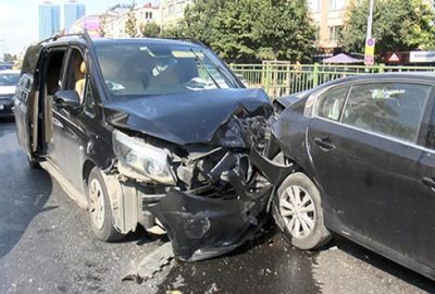 Sibel Can ve oğlu kaza geçirdi!